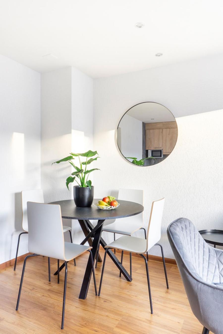 Special Picco Picasso Apartment Basel, Bahnhof Grossbasel 10-Star Exterior photo